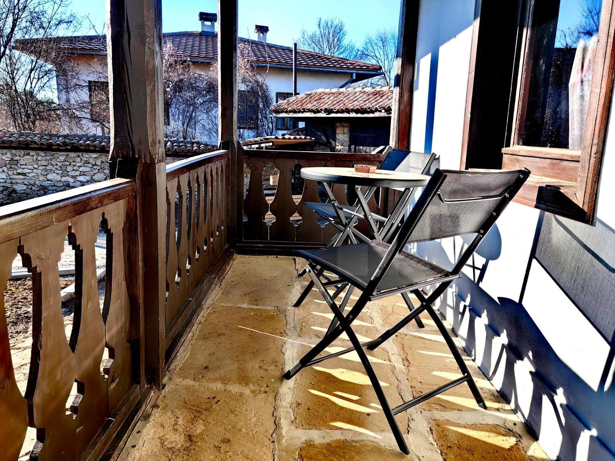 Complex Arbanashki Style-Panoramic View With Summer And Winter Terrace, Jacuzzi, Sauna, Children'S And Adult Area With Cinema Summer Hotel Veliko Tŭrnovo Exterior photo