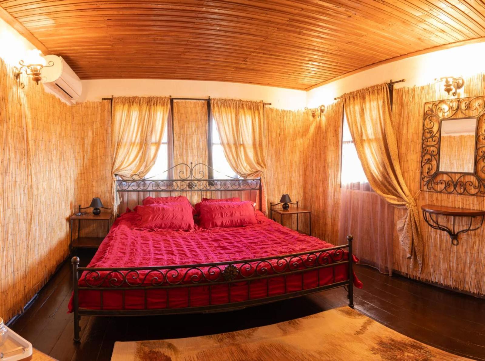 Complex Arbanashki Style-Panoramic View With Summer And Winter Terrace, Jacuzzi, Sauna, Children'S And Adult Area With Cinema Summer Arbanasi Exterior photo
