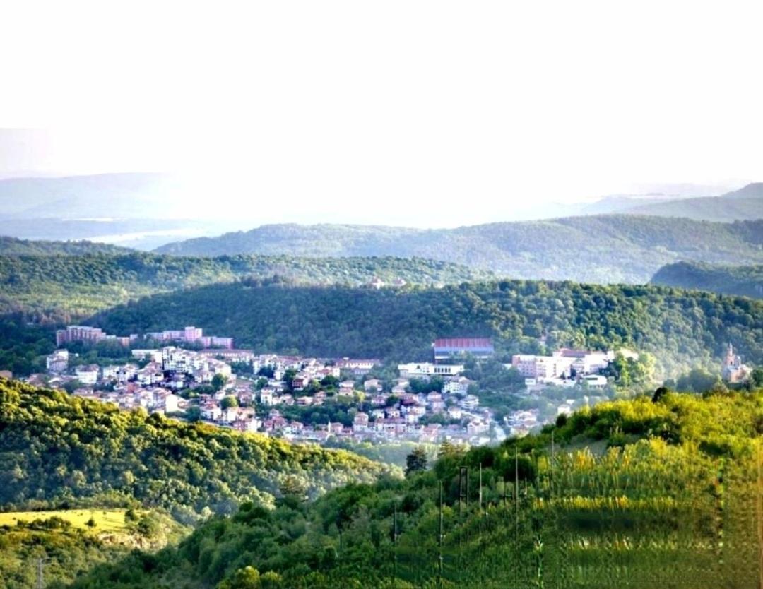 Complex Arbanashki Style-Panoramic View With Summer And Winter Terrace, Jacuzzi, Sauna, Children'S And Adult Area With Cinema Summer Hotel Veliko Tŭrnovo Exterior photo