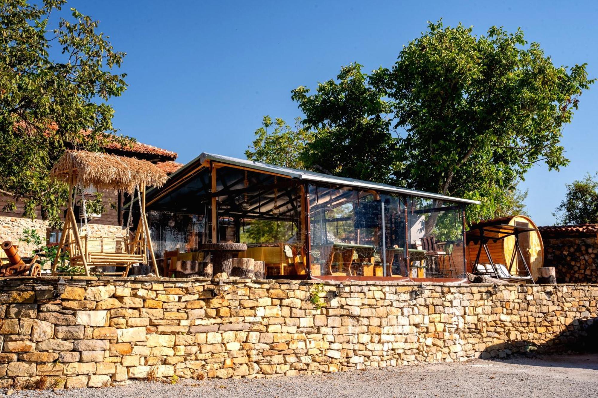 Complex Arbanashki Style-Panoramic View With Summer And Winter Terrace, Jacuzzi, Sauna, Children'S And Adult Area With Cinema Summer Arbanasi Exterior photo