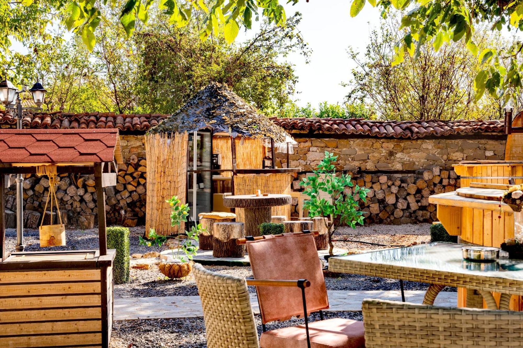 Complex Arbanashki Style-Panoramic View With Summer And Winter Terrace, Jacuzzi, Sauna, Children'S And Adult Area With Cinema Summer Arbanasi Exterior photo