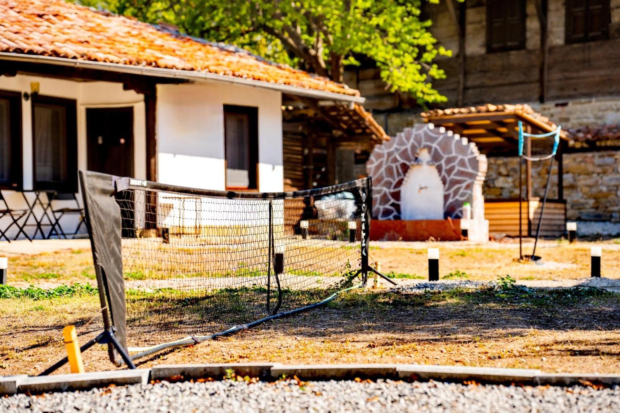 Complex Arbanashki Style-Panoramic View With Summer And Winter Terrace, Jacuzzi, Sauna, Children'S And Adult Area With Cinema Summer Arbanasi Exterior photo