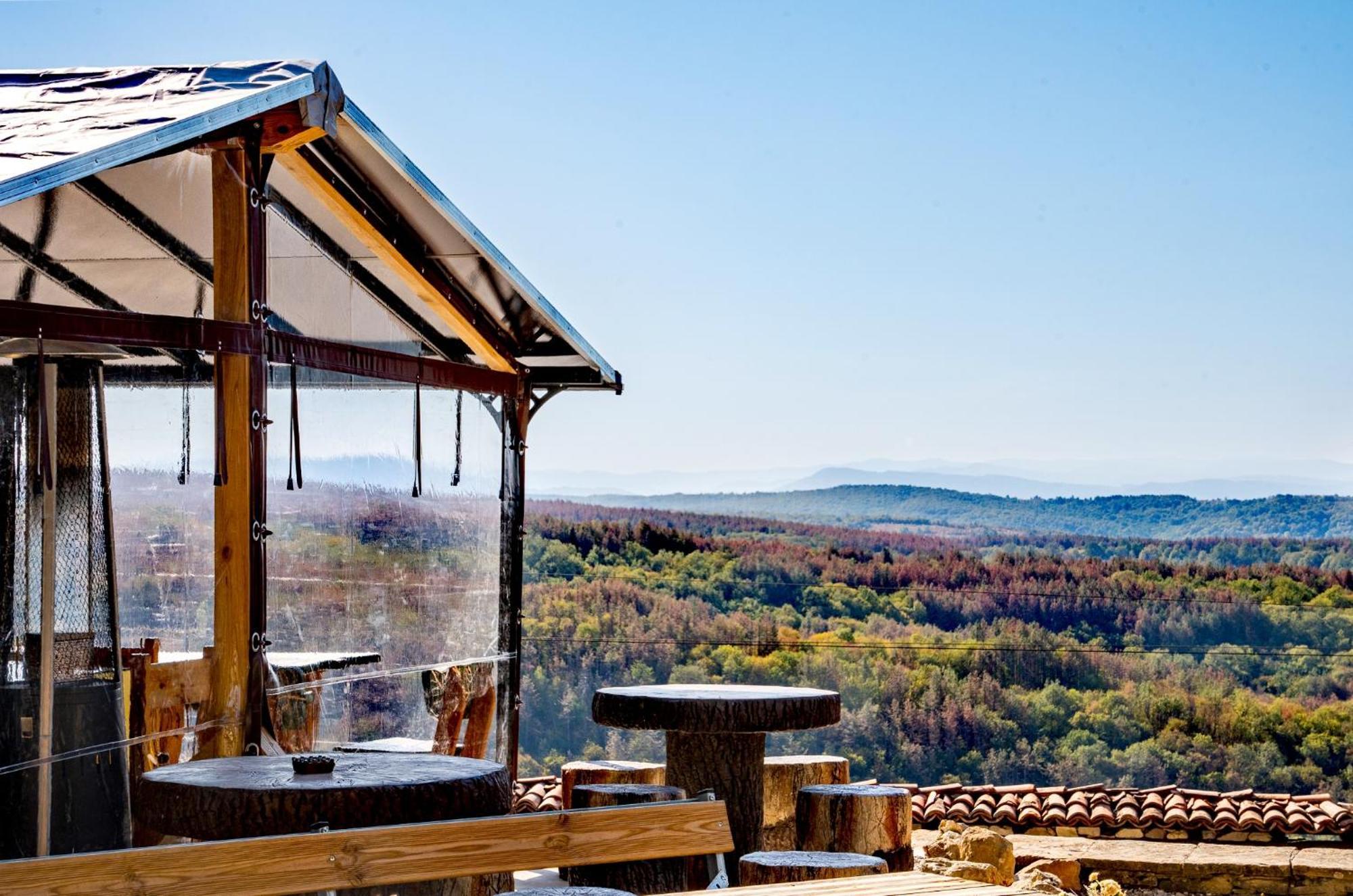 Complex Arbanashki Style-Panoramic View With Summer And Winter Terrace, Jacuzzi, Sauna, Children'S And Adult Area With Cinema Summer Arbanasi Exterior photo