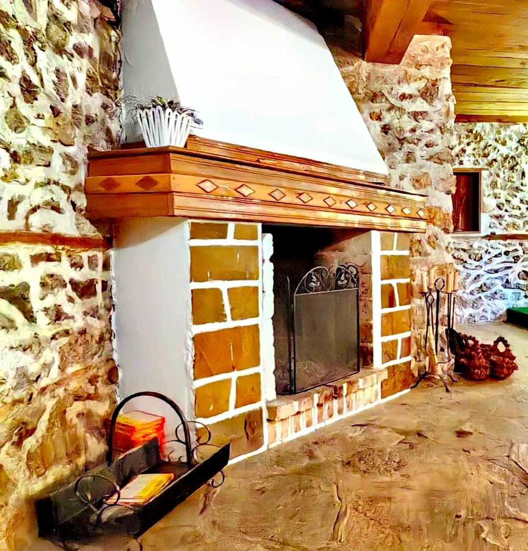 Complex Arbanashki Style-Panoramic View With Summer And Winter Terrace, Jacuzzi, Sauna, Children'S And Adult Area With Cinema Summer Arbanasi Exterior photo