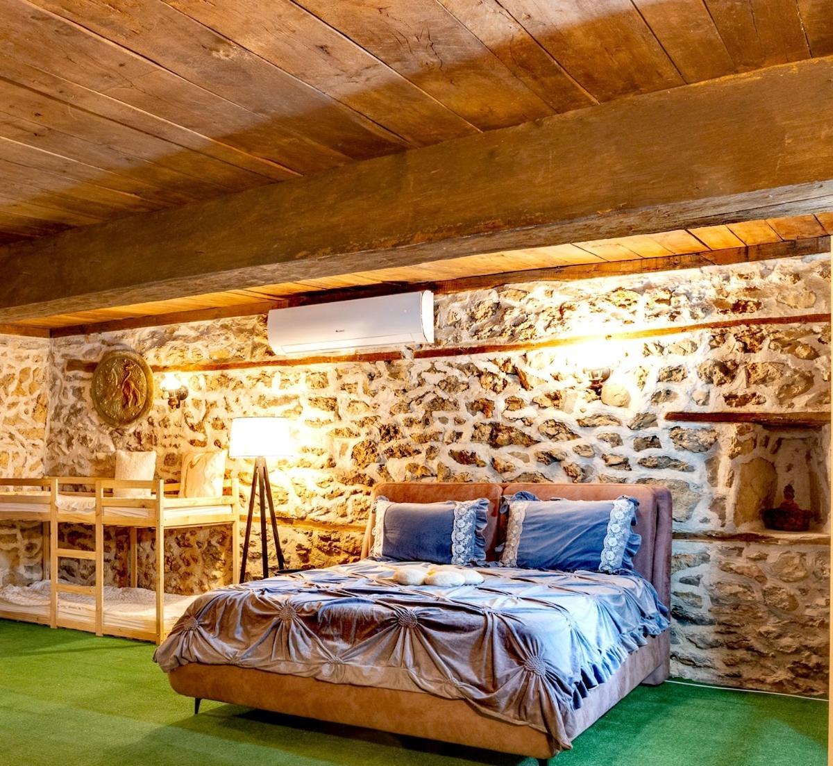 Complex Arbanashki Style-Panoramic View With Summer And Winter Terrace, Jacuzzi, Sauna, Children'S And Adult Area With Cinema Summer Arbanasi Exterior photo