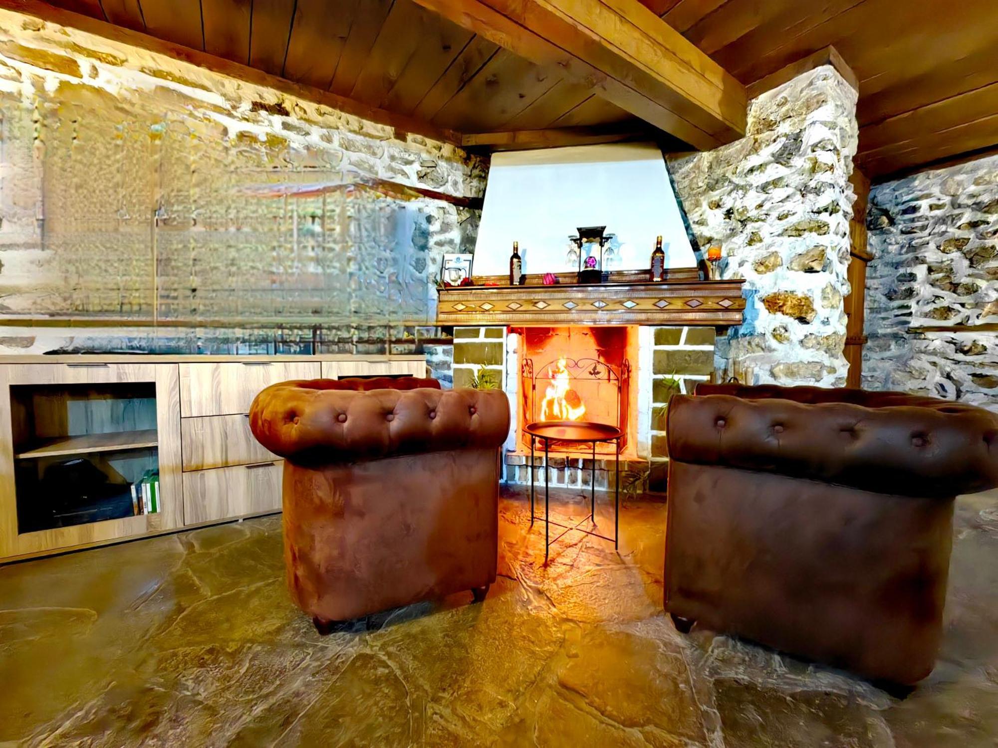 Complex Arbanashki Style-Panoramic View With Summer And Winter Terrace, Jacuzzi, Sauna, Children'S And Adult Area With Cinema Summer Hotel Veliko Tŭrnovo Exterior photo